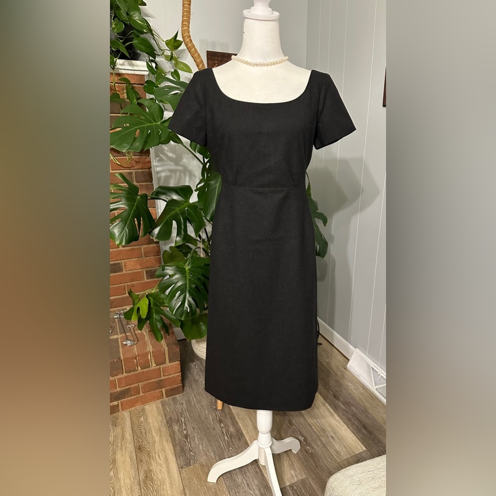 🛍️ Jigsaw  Classic dress with 96% Wool 4% Lycte fully lining short sleeve dress